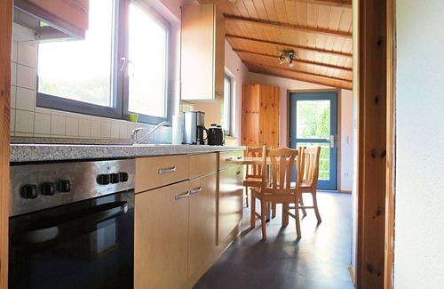 Bad Wildungen House | Geräumiges Ferienhaus im Kellerwal mit Terrasse