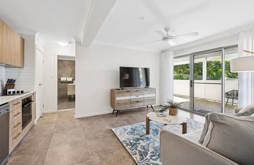 Korora House | Gerald's Break Away - Style and luxury with Pool