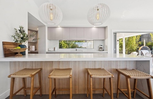 Korora House | Gerald's Break Away - Style and luxury with Pool