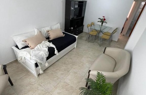 Haedo Apartment | Gerbera Colorada HAEDO