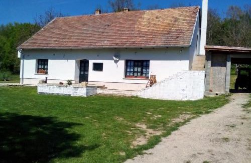 Sutto House | Gerecse Vendégház