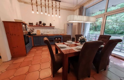 Gehlsdorf House | GERMAN VILLA - ENTIRE HOUSE Lots of space for friends, family with sauna garden