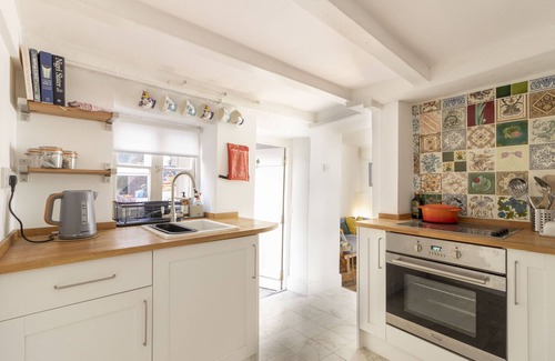 Brixham Cottage | Gerrys Cottage., Quaint 2 Bedroom Cottage, Few Mins Walk to Brixham Harbour