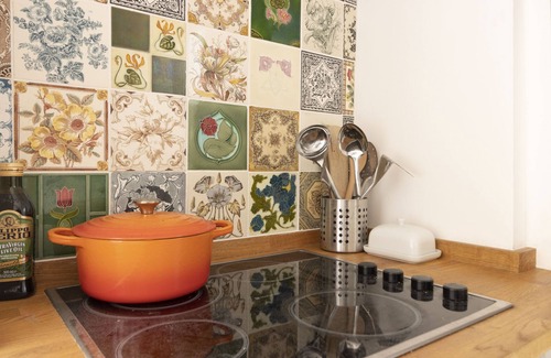Brixham Cottage | Gerrys Cottage., Quaint 2 Bedroom Cottage, Few Mins Walk to Brixham Harbour
