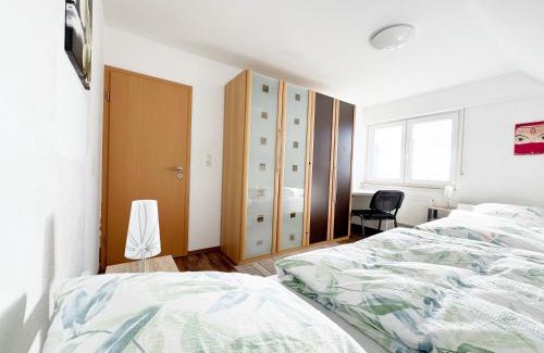 Steinfeld Apartment | Gesamte Oberwohnung 3 Betten 2 Schlafzimmer