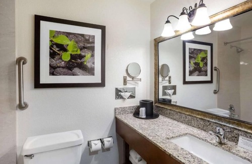 Castro Valley House | Get a great night’s rest near Oakland Coliseum!
