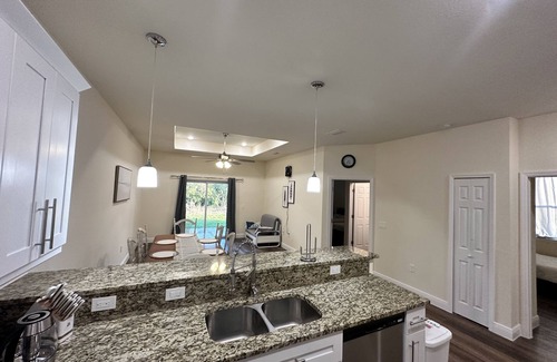 Buckingham House | Get-A-Way Home