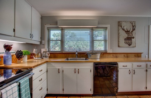 Hunt House | Get away at Mo-Ranch!