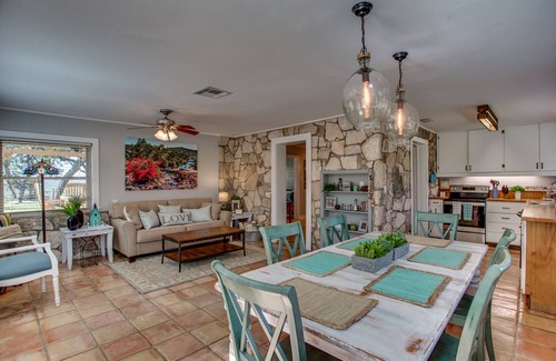 Hunt House | Get away at Mo-Ranch!
