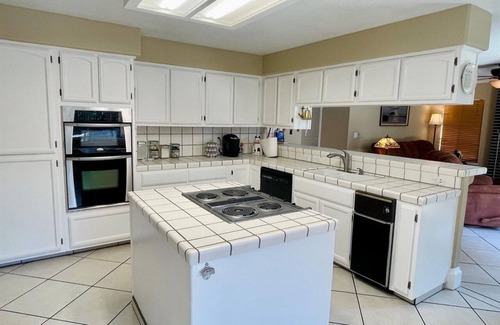 Stockton House | Get Away From The Crowd, Stay Closer To The Nature And In A Luxury Homey House!