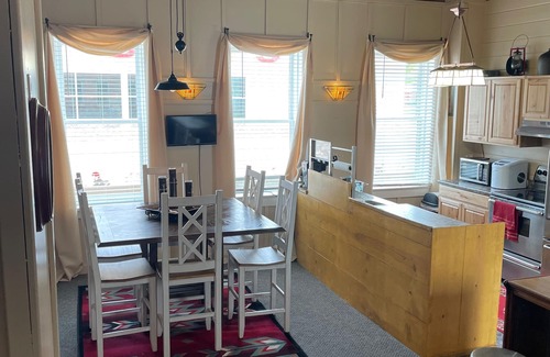 Cassville House | Get away to the Mississippi River View-2 Bedroom-2 Full Bathrooms