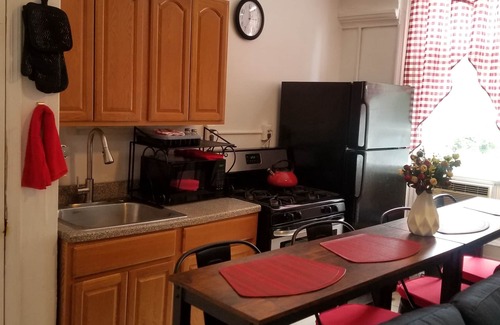 Bushwick Apartment | Get comfy at Palmetto Guest Suite