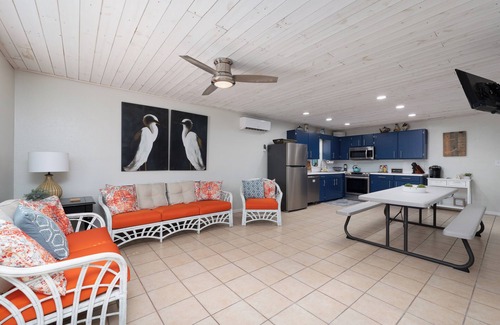 Port Mansfield House | Get "Off the Hook" in a small town w/big time fishing steps away from marina