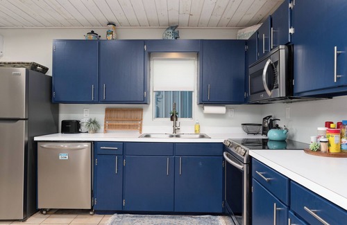 Port Mansfield House | Get "Off the Hook" in a small town w/big time fishing steps away from marina