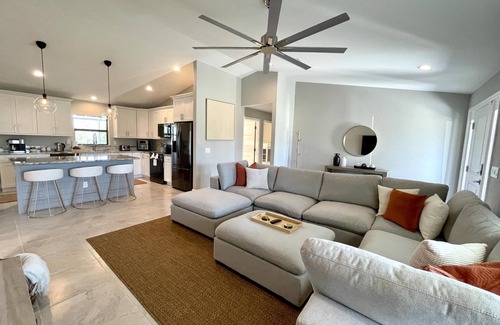 Englewood East House | * Get ready to unwind, recharge, and make unforgettable memories! *