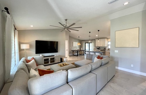 Englewood East House | * Get ready to unwind, recharge, and make unforgettable memories! *