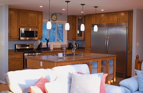 Quinte West House | Getaway from the hustle and bustle from the city to relaxing serenity.