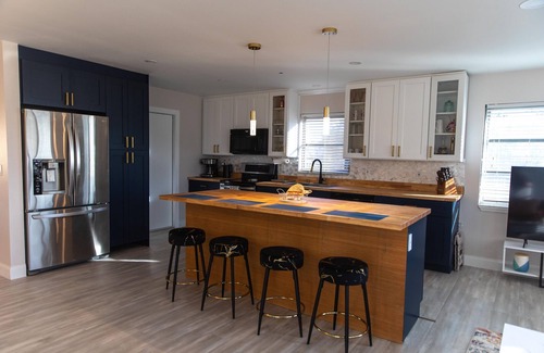 Oakland Hills House | Getaway Home with Hot Tub and Close to the Beach!