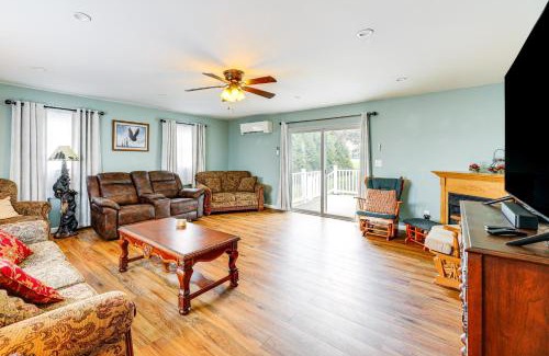 Georgetown House | Getaway on half Acre with Deck in Georgetown