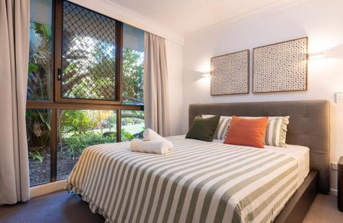 Surfers Paradise Apartment | Getaway on Surf - Ground Floor Apartment - Family friendly 100m from the beach