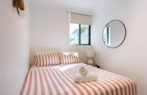 Surfers Paradise Apartment | Getaway on Surf - Ground Floor Apartment - Family friendly 100m from the beach