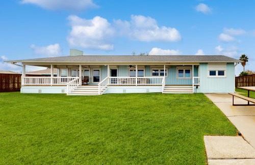 Rockport House | Getaway on the Bay
