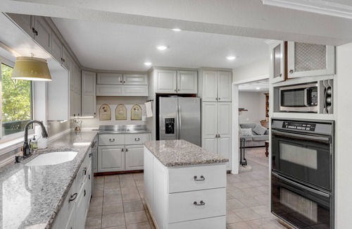 Seguin House | Getaway overlooking the Guadalupe River