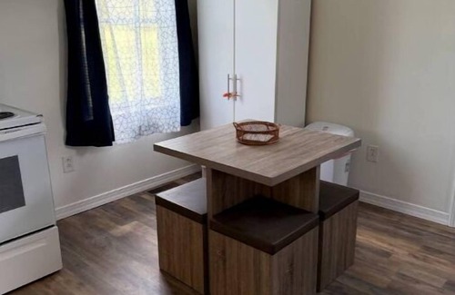Woodlawn House | Getaway Suite