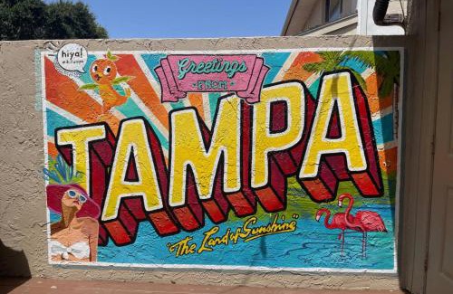 Town N County Park House | Getaway to iki Tampa is an End Unit Townhome - Close to Tampa Bay & Downtown - Minutes to Airport