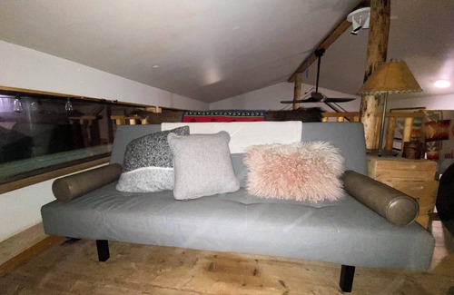 Ward House | Getaway with amazing mountain views and milkway views and nearby trails