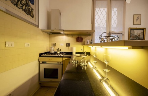 Historic Center Apartment | GetTheKey S. Stefano Apartment