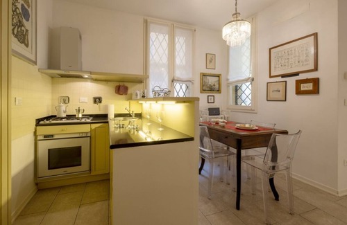 Historic Center Apartment | GetTheKey S. Stefano Apartment