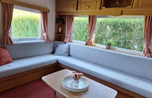 Aagtekerke Other | Gezellige Stacaravan nr 7 op Mini-Camping Klaproosje 4 personen