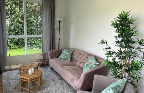 Ewijk House | Gezellige vakantiewoning aan het water in Ewijk - recreational only no workers