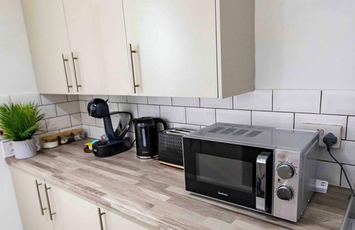 Reading Apartment | GH Elgar - Stylish 3-Bedroom Maisonette in Reading