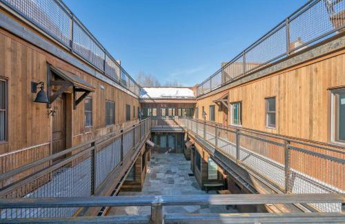 Telluride House | Ghostriders 5 by AvantStay 2 Bedroom Condo Near Main Street Hiking Skiing STR permit 3571