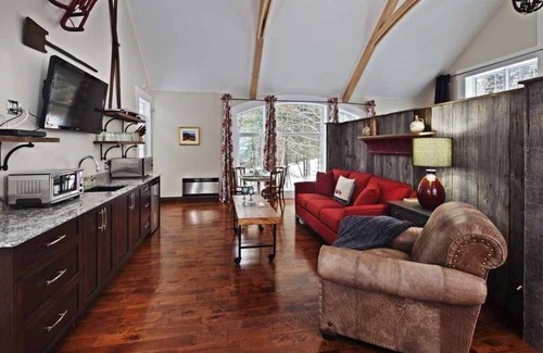 Petite-Riviere-Saint-Francois Villa | Give Your Group Affordable Luxury