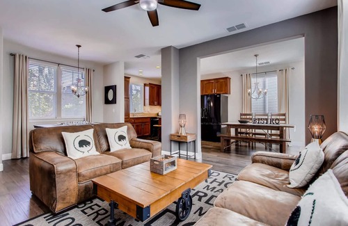 North Natomas House | GIANNO SILVER Downtown, Airport, Grill, Garage Yard, Walk To Parks Tennis Courts