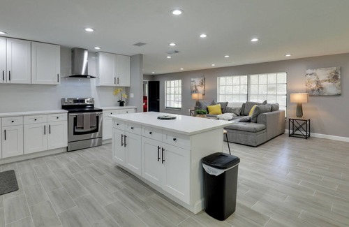 Gibsonton House | Gibsonton Vacation Rental w/ Private Lanai & Pool!