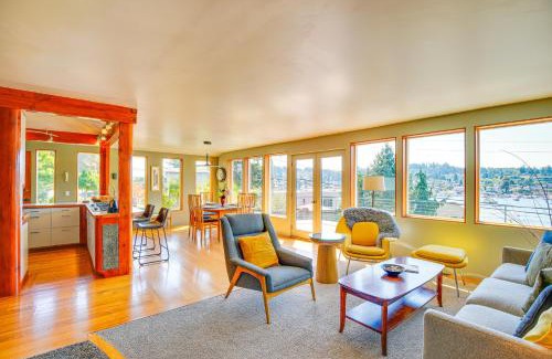 Gig Harbor House | Gig Harbor Home Large Deck, Outdoor Dining Area