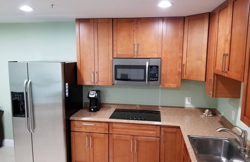 Clarksburg House | Gigi's-luxurious 1800-SF 2 Bedrooms, 2 Baths, Beautiful, Sunny & spacious Apt