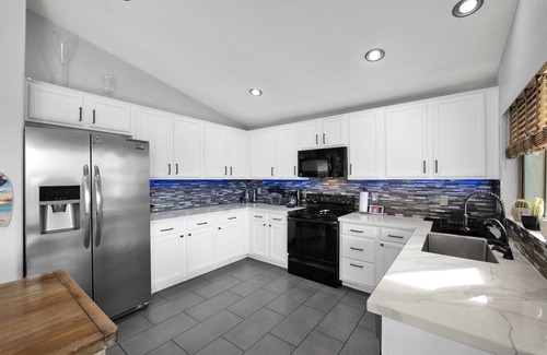 Gilbert House | Gilbert Home 1/2 Mile From Downtown! Luxury Backyard, Pool, Turf, and Game Room!