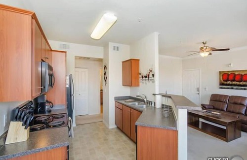 Gilbert Condo | Gilbert/Mesa Luxury Resort Condo - 2 Pools, Spa's, Gym, BBQ's, Business Centre