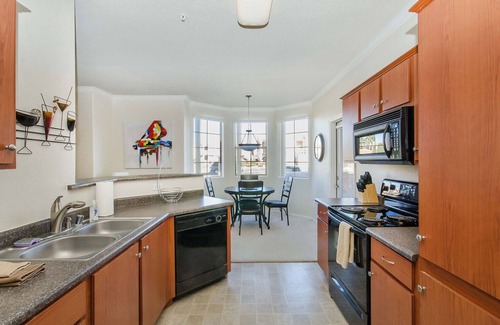 Gilbert Condo | Gilbert/Mesa Luxury Resort Condo - 2 Pools, Spa's, Gym, BBQ's, Business Centre