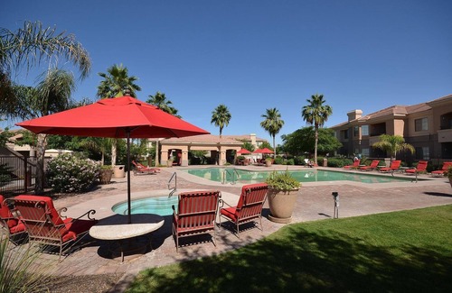Gilbert Condo | Gilbert/Mesa Luxury Resort Condo - 2 Pools, Spa's, Gym, BBQ's, Business Centre