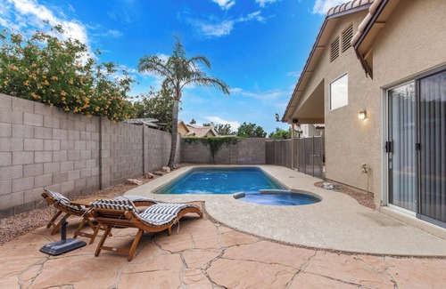 Gilbert House | Gilbert Modern Luxury - Private Pool Oasis