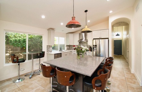 Gilbert Ranch House | Gilbert Ranch Retreat & Non Heated Pool. Walk to Shops and Restaurants.