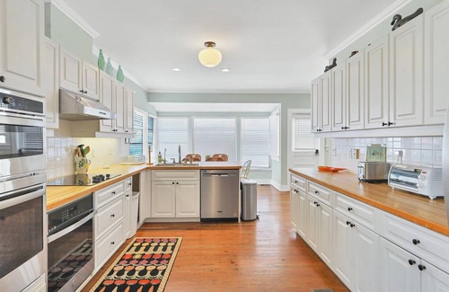 Boca Grande House | Gilchrist Manor - 6 BR historic beach house steps from beach and town!