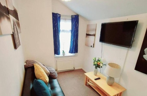 Gillingham House | Gilling Villa Remarkable 4-Bed House in Gillingham