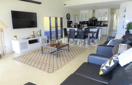Wallaroo House | Gilmore Getaway